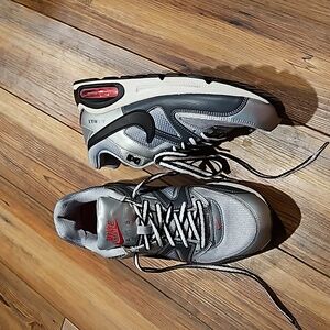 Nike Air Max Command Low Mens. Gray Silver Black Running Sneakers